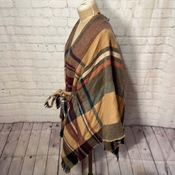 David and Young plaid cape one size - Picture 3 of 7